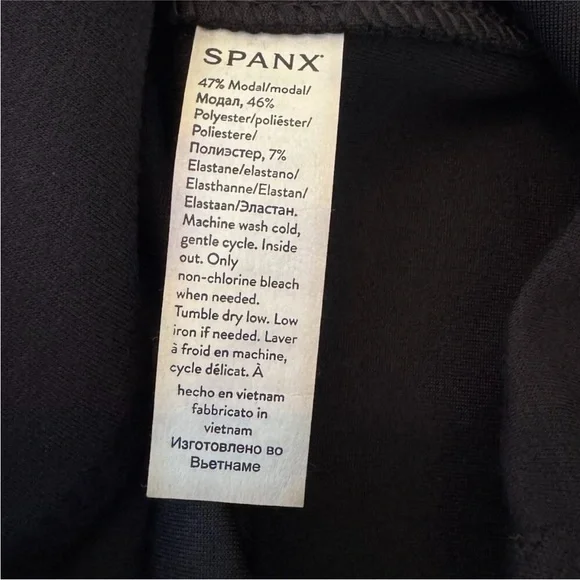 Spanx Air Essentials Spacer Skirt NWT, size medium - Picture 8 of 8